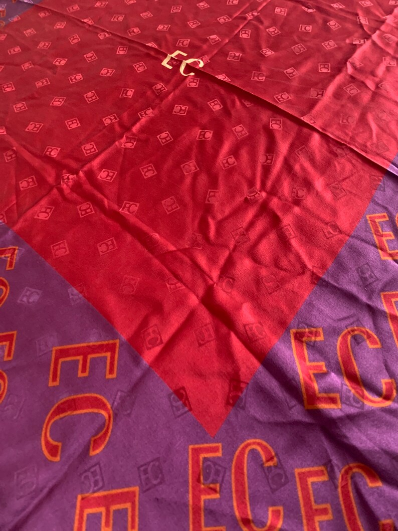 Foulard Enrico Coveri 100% Soie - Motif Animaux Sur Fond Marine - Occasion Très Bon état