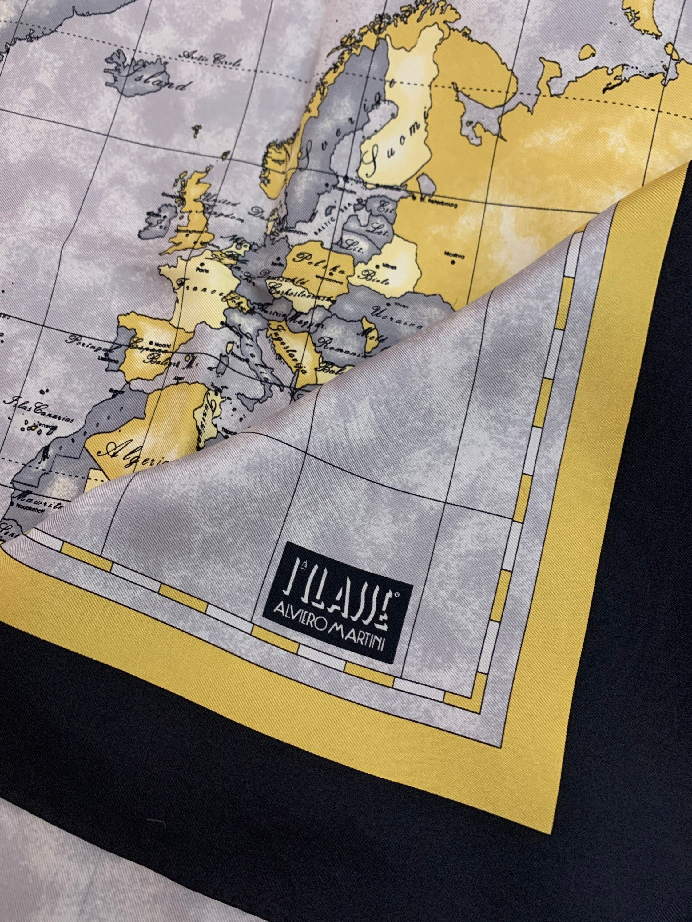 Foulard Geo in seta Alviero Martini 1a Classe | Bagalier.com