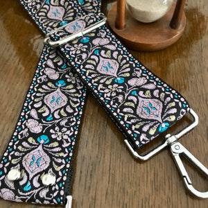 Retro Floral gewebte Crossbody Gitarren-Geldbeutel-Bügel Gestickte Gitarrengurt für Tasche Gitarre Geldbörse Gurt Boho Gitarrengurt für Handtasche