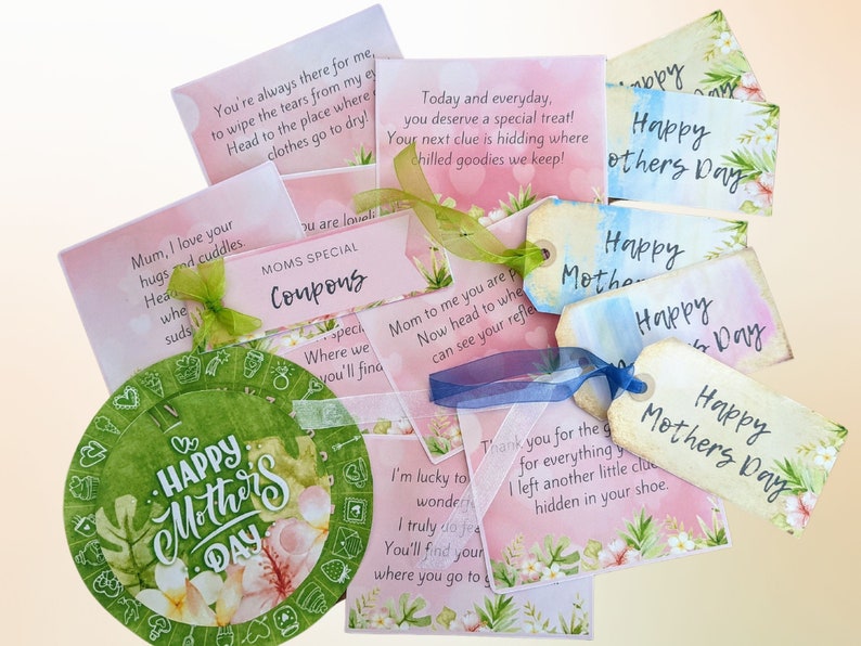 Op de afbeelding: Een set kleurrijke Moederdag-cadeauetiketten met bloemmotieven en aquarel achtergronden. De etiketten tonen de tekst "Gelukkige Moederdag" in verschillende stijlen en kleuren. Sommige etiketten hebben extra tekst, zoals "Mama, je bent kostbaar voor me" en "Bedankt voor het cadeau voor alles".