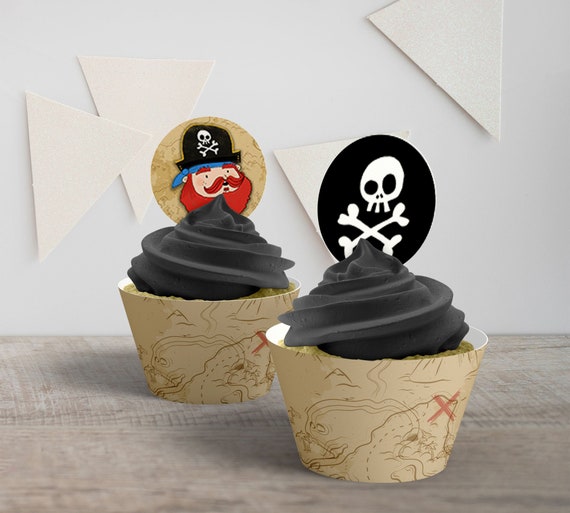 Pirate birthday. Printable pirate cupcake toppers with matching wrappers. Skull n Crossbones and fun pirate character. Il_570xn