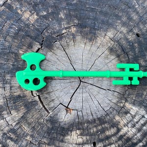Dungeon Key from Solo Leveling – 3D Printed Anime Prop Key | PLA Replica | Cosplay Accessory & Otaku Gift | Geek Shelf Decor