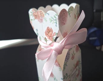 Floral gift boxes with ribbons