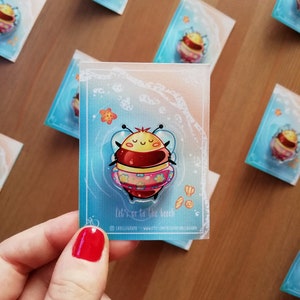 Bee pin&#39;s / Bee pin at the beach / Let&#39;s Go To The Beech / Summer pin&#39;s