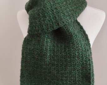 Echarpe verte en laine fait main au crochet