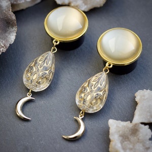 Moon Plugs