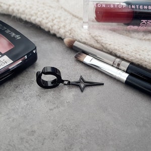 Örhängen med klämma, örhängen utan piercing, svarta örhängen för män, Kpop-örhängen med missmatchning i koreanskt mönster, hypoallergena