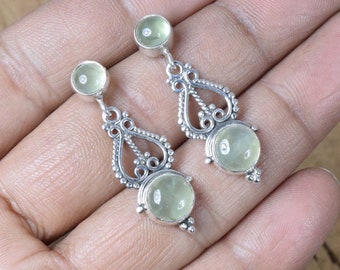 Groene prehniet sterlingzilveren oorknopjes: handgemaakte designersieraden