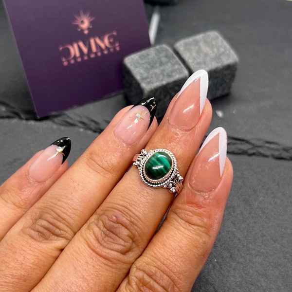 Anillo de malaquita verde en plata de ley 925