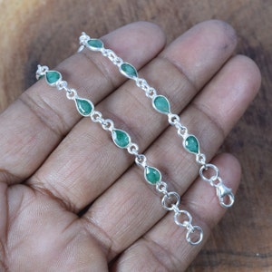 Grüner Smaragd 925 Sterling Silber Edelstein verstellbares Armband ~ Handgemachter Schmuck ~ Mai Geburtsstein ~ Geschenk für Jahrestag ~ Schmuck mit 12 Steinen