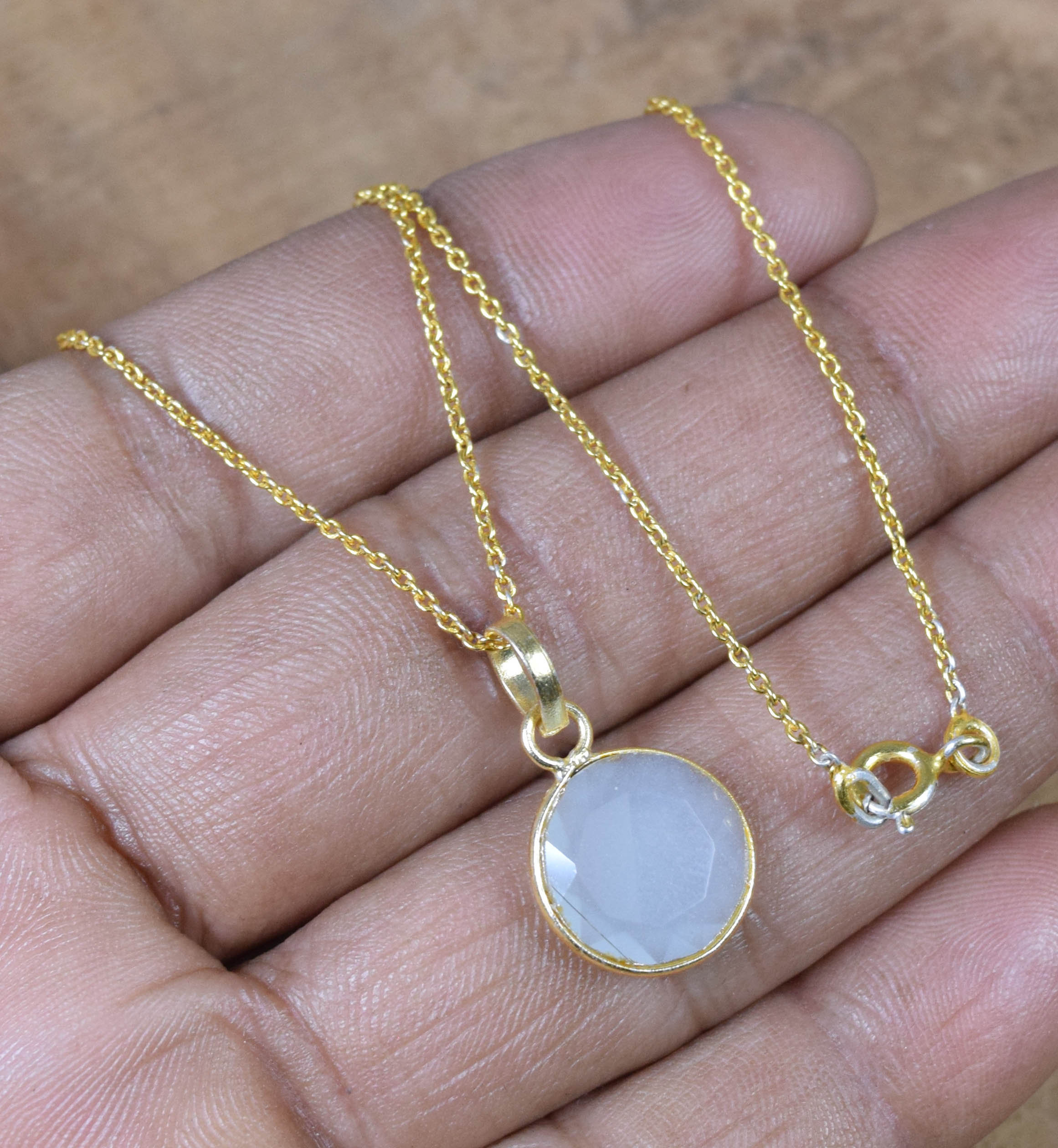 アクアカルセドニーペンダント：18Kゴールドオーバーレイ