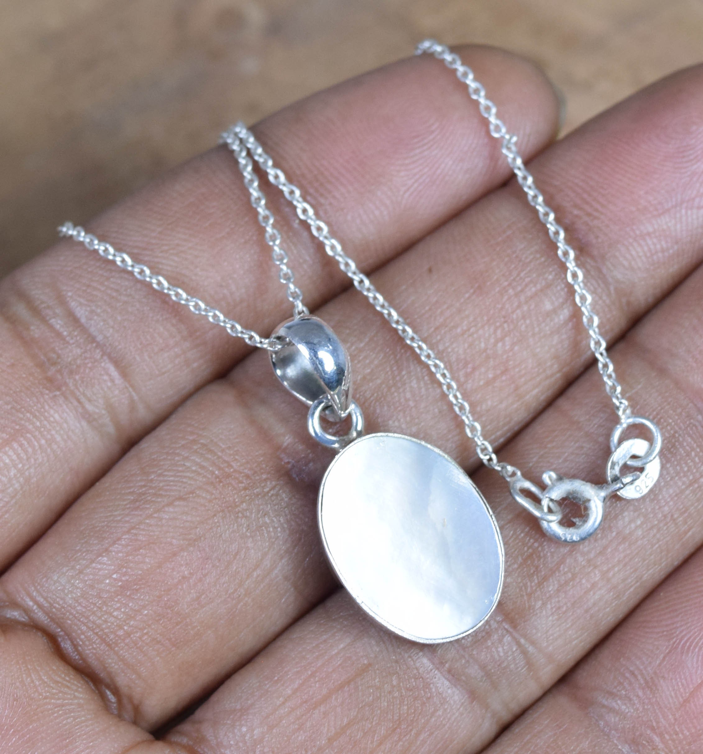 ★PEARLY MORE★ Simple Oval Pendant Necklace Organic Oval Shaped Pearl Pendant #1 – Sarah Perlis Jewelry