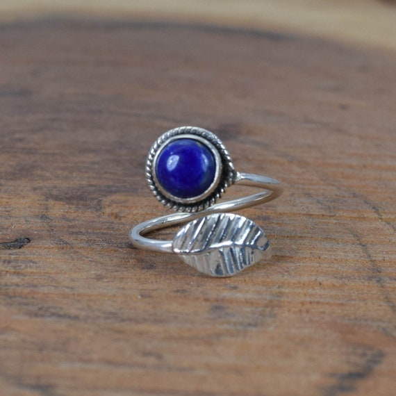 Sterling Silver Round Lapis Lazuli Leaf Design Ring Sterling Silver Round Lapis Lazuli Leaf Design Ring