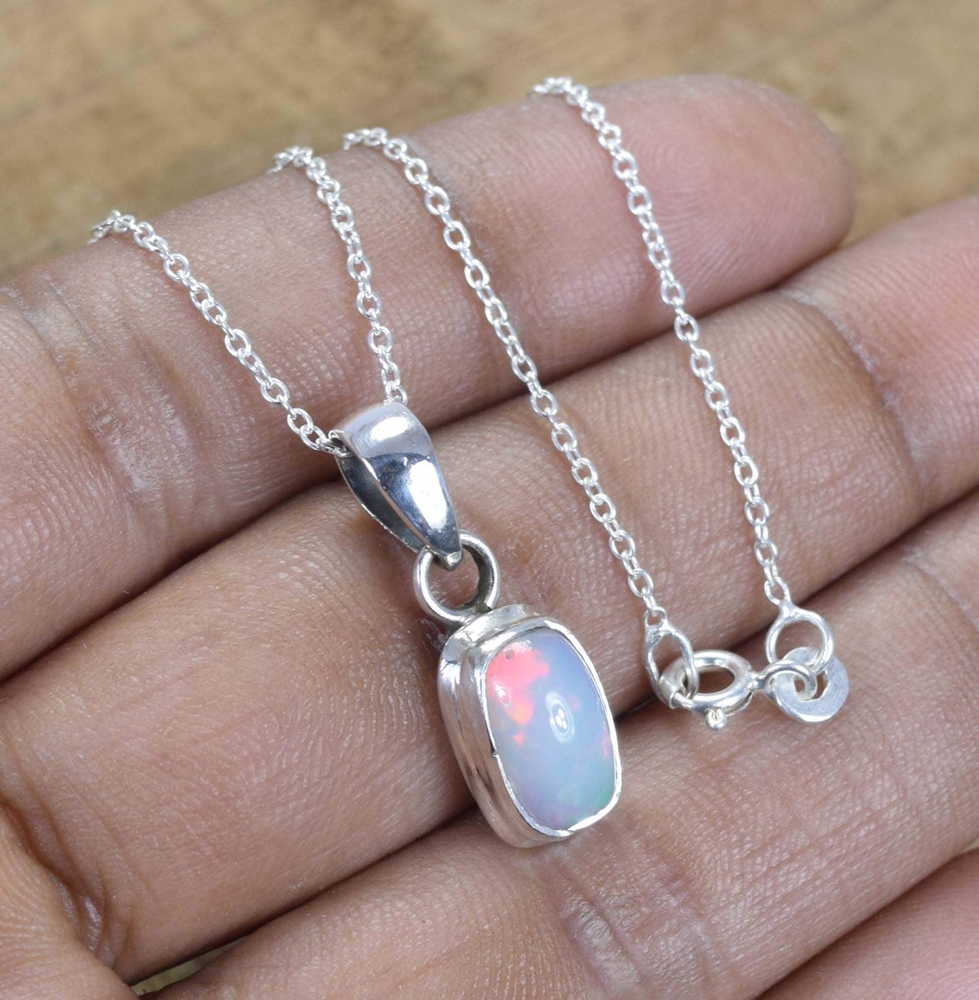 Collana in argento sterling con opale nero australiano, pietra
