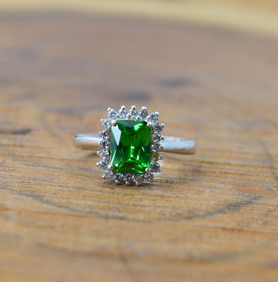 Bague en argent sterling 925 avec topaze verte emeraude a facettes Bague topaze Cadeau pour elle Bague elegante Bijoux faits main Bijoux britanniques Etsy Canada