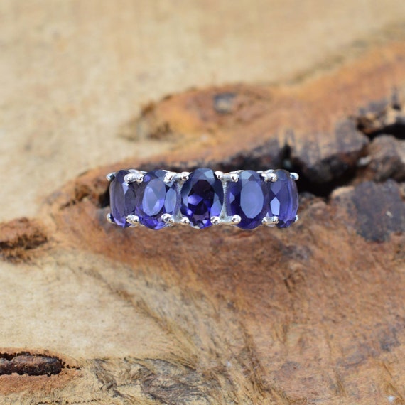 Iolite jewellery shop