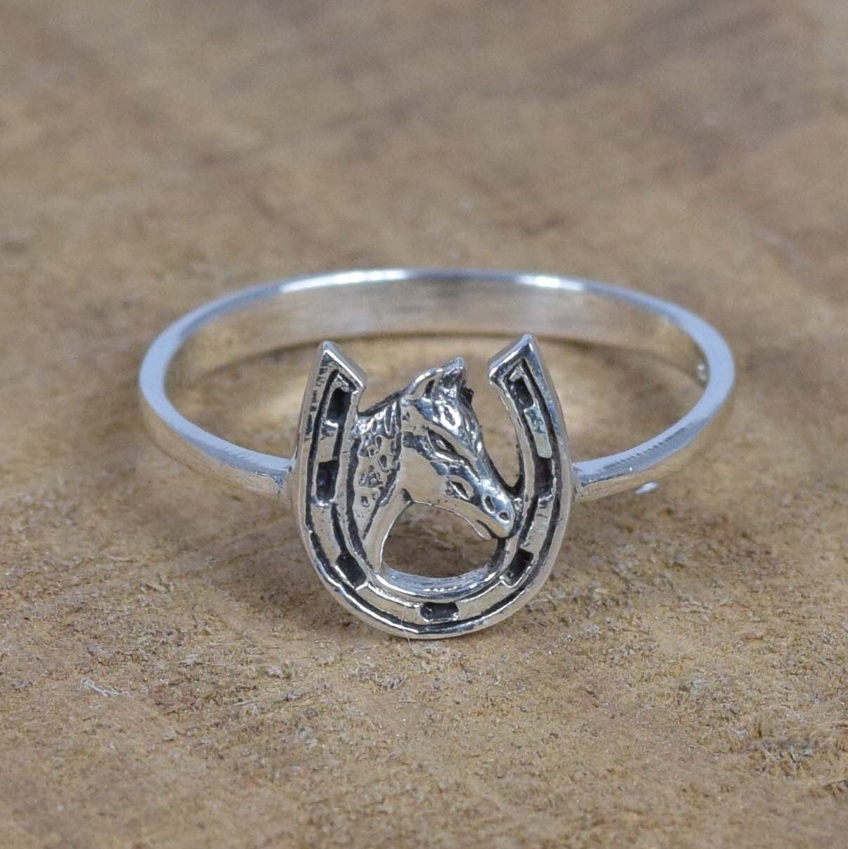 人気を誇る OCEANS別注 Good Luck Horseshoe Ring asakusa.sub.jp