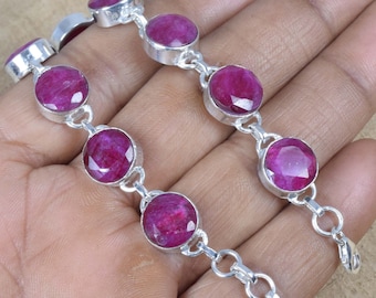 Justerbart armband i sterlingsilver med röd rubin: Smycken med födelsesten i juli