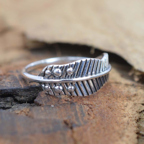 Anillo en forma de hoja hotsell