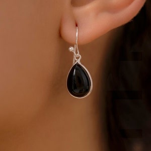 Orecchini pendenti a goccia in onice nera e argento sterling 925, orecchini minimalisti con gancio a forma di pera.