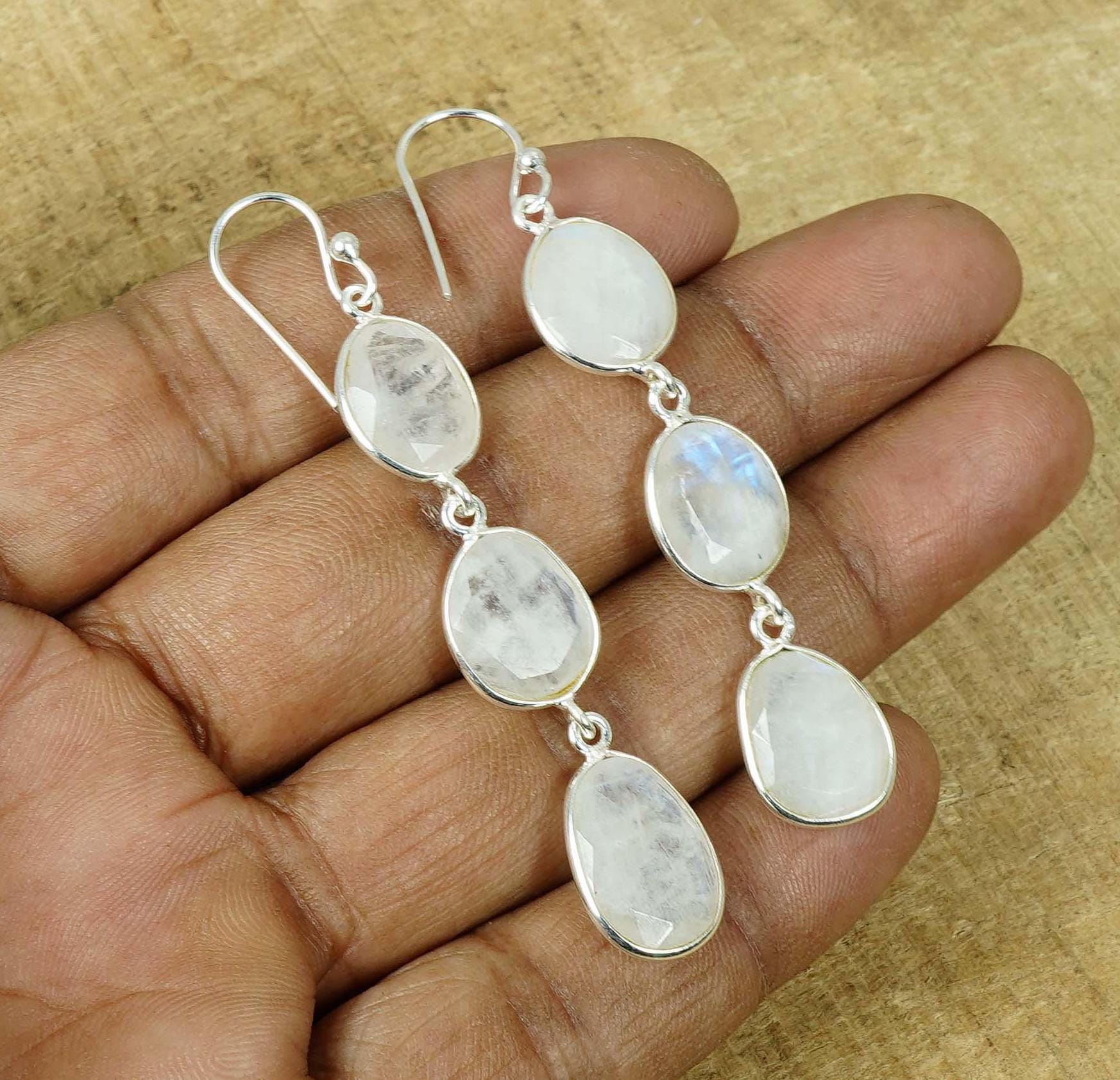 Orecchini A Gancio In Argento Placcato Con Pietra Di Luna Arcobaleno Lab-Creata E Zirconia - Borchie Tonde Per Donna - Luckyshine