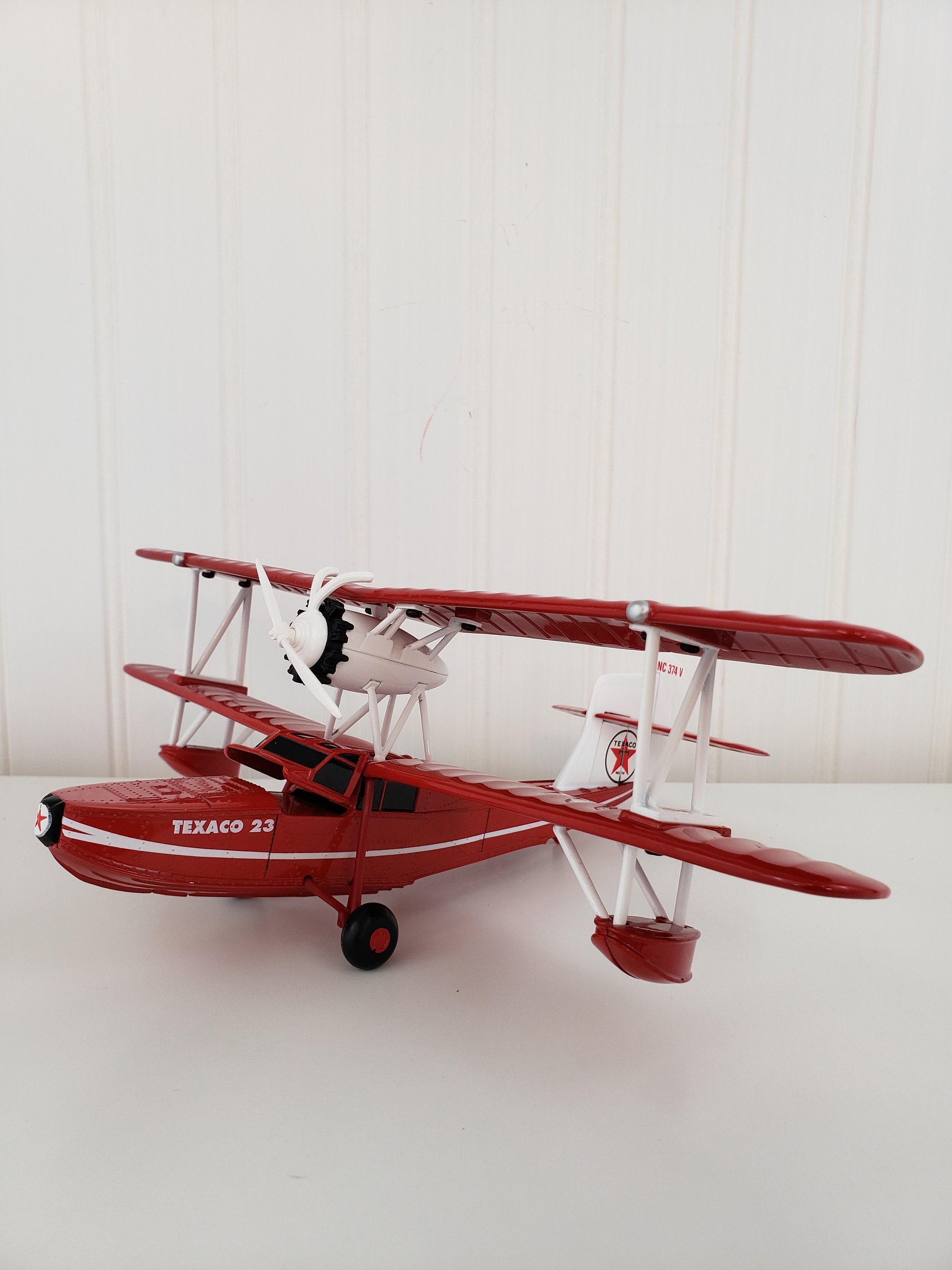 Wings of Texaco 1936 Keystone-loening Commuter-the Duck, Texaco