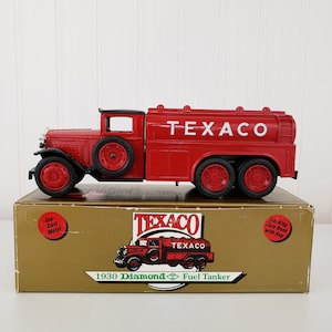 Texaco 1930 Diamond T Fuel Tanker Ertl Die Cast Metal Replica