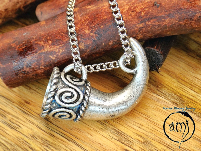 Celtic drinking horn pendant necklace viking battle horn Etsy