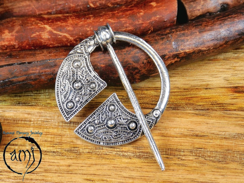 AMJ druid pin Celtic knot brooch cosplay clasp jewelry norse larp accessory medieval nordic penannular little cloak and scarf clip