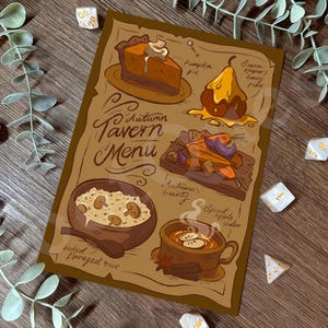 Può includere: Una stampa rettangolare intitolata Autumn Tavern Menu con illustrazioni di torta di zucca, pera al miele, raccolto autunnale, riso selvatico al forno e sidro di mele speziato. L'opera dai toni marroni include etichette scritte a mano.