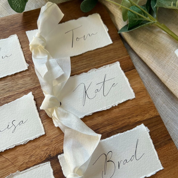 Bow Place Name Tags, Personalised Name Tags, Wedding Place cards, Name Place Cards, Name Place Setting,Classic Place Card, Bow Place Card