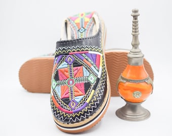 Embroidered Moroccan Babouche Slippers: Berber Leather Mules