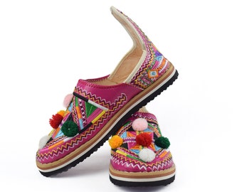 Berber babouche, pom pom slippers, babouche, Berber shoes, ladies slippers, Moroccan Shoes, fuzzy slippers, leather slippers