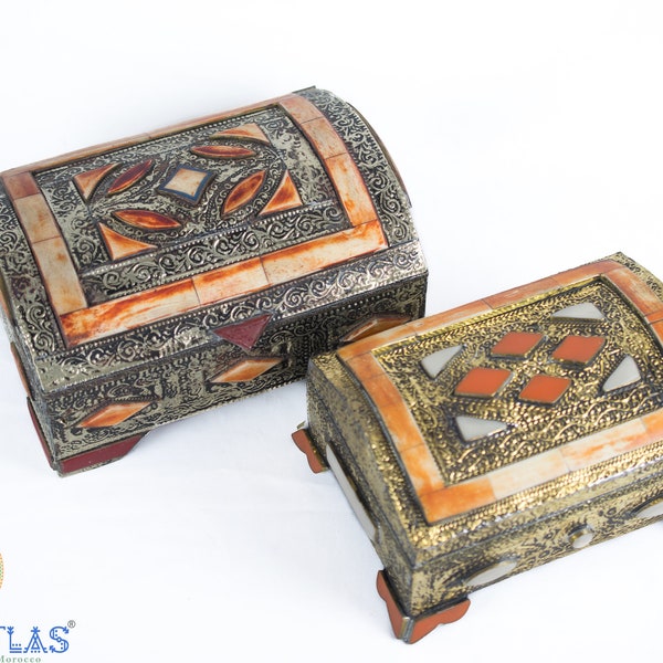 Moroccan trinket box, jewlery box, camel bone box, Treasure Chest, wooden box with lid, decorative wood box, bone box