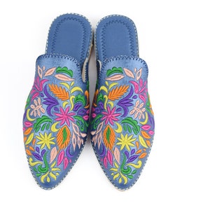 Flat mules, leather mules, Pointed Toe Mules, backless loafers, Embroidered slippers, low heels, Moroccan leather flower slippers