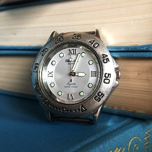 Old military style watches Mens vintage quartz watch.