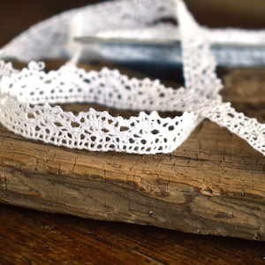 Cotton lace trim by the yard. White edging tape. 1.5 cm / 0,39 &quot;