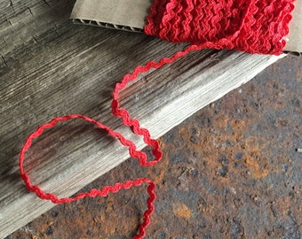 Cotton lace trim, antique trim destash. Vintage edging narrow tape in red colorway  0.5 cm / 0.19 "