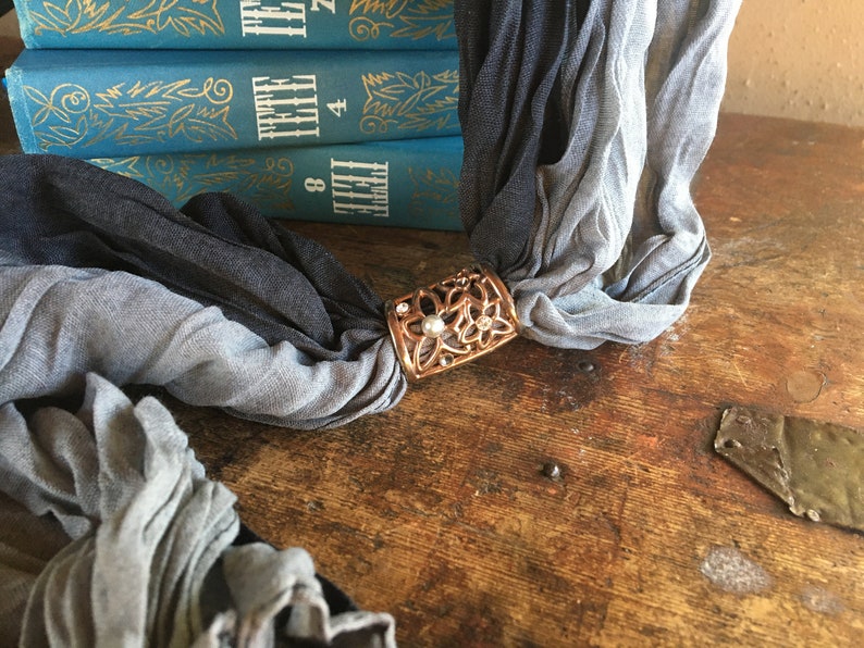 Small scarf ring. Gold tone floral scarf ring. Vintage from Etsy