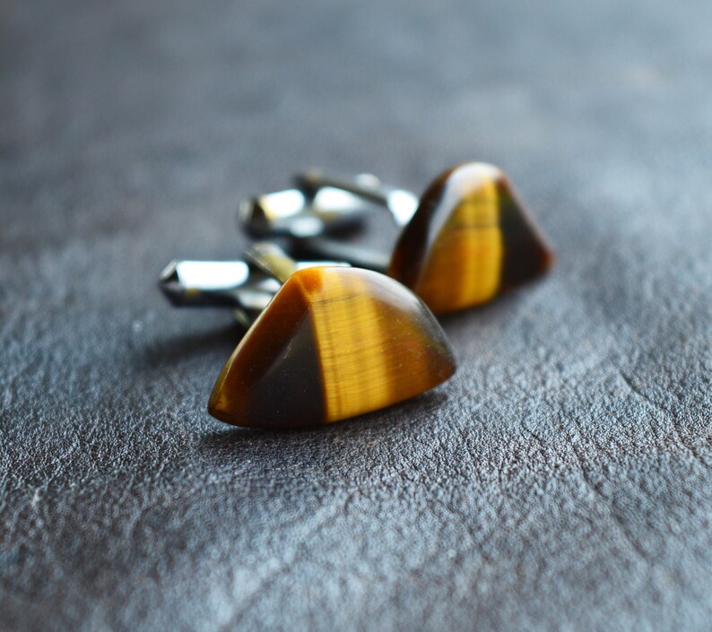 Fake Cat Eye cufflinks men/'s Vintage cuff links triangle Gold /& brown colorway