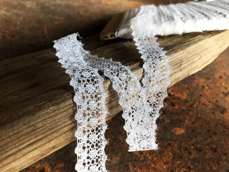Antique Lace Trim by the Yard. Vintage White Edging Tape Destash 2 Cm