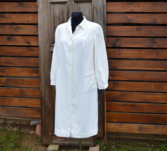 Long white trench coat, vintage Size S-M