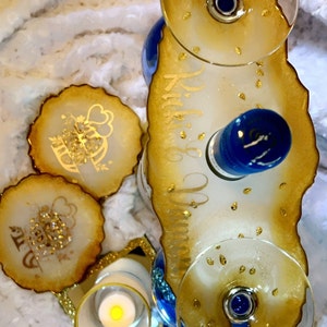 Resin Wine Bottle Holder Butler Caddy Set w/ 2 Coasters, Geode Wine Glass Champagne Flute Holder, Wine Butler Coaster Set, Housewarming Gift