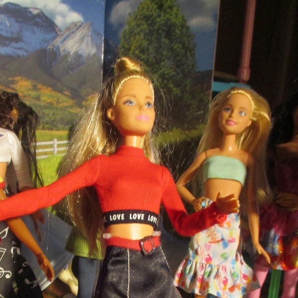 Barbie Mattel poupée femme tenue d'amour chaussures rouges noires poupée propre et vêtements