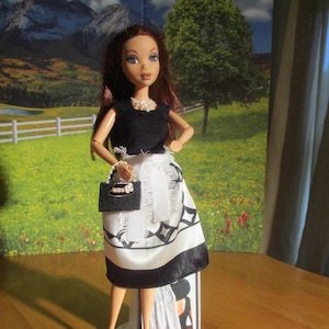My Scene Doll Victoria Mattel In Schwarz Weiß Hübsches Zweiteiler Set Schuhe Geldbörse Saubere Puppe