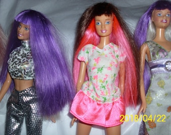 MATTEL 3 BARBIE Dolls SCULL Twister Dolls Pink to Brunette Purple to White 3 Dolls Dressed Shoes Clean