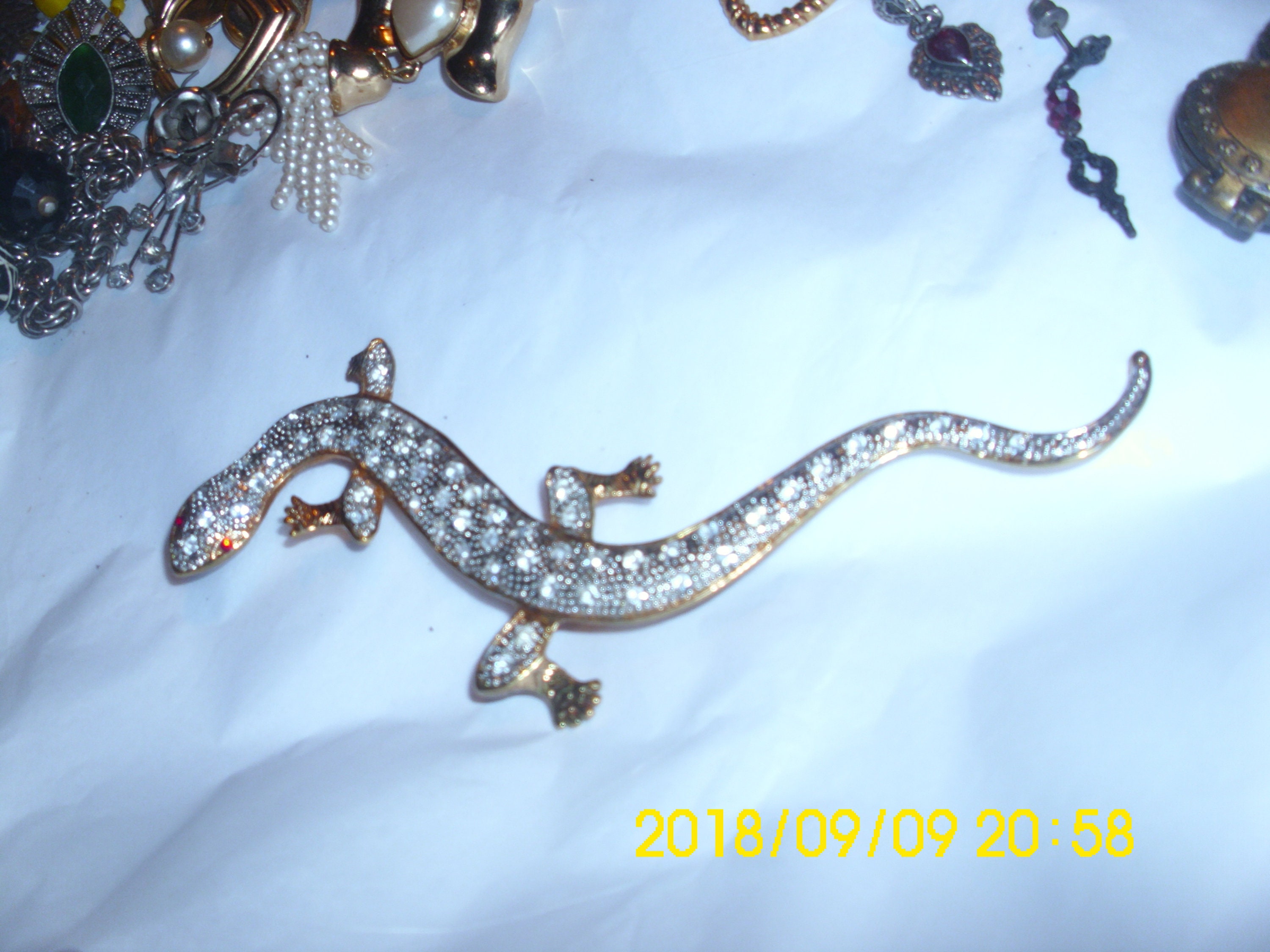 Broche Ancienne En Nacre Et Bronze Motif Salamandre - Bijou Vintage Magnifique, Occasion