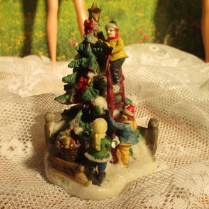 Family Decorating Christmas Tree  Male  Female  Child  Ceramic Resin  App: 2 inches