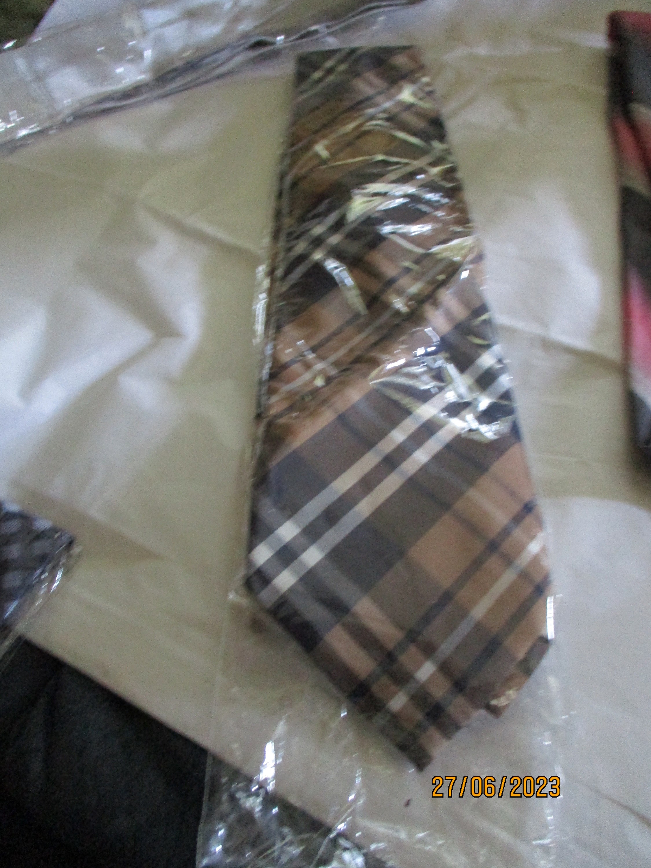 VESUVIO NAPOLI Men's Neck Tie Classic 100% Silk Brown Black