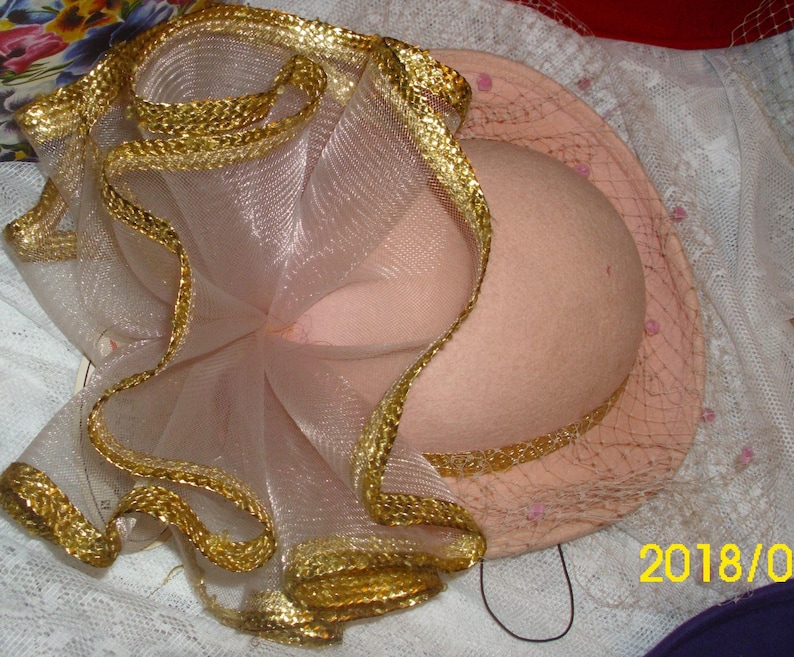 Vintage Pink Wool Hat: Gold Trim Church Fascinator image 3